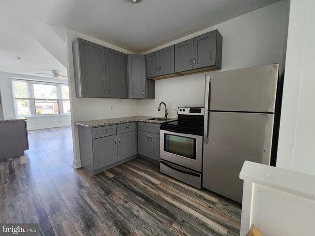 Photo - 1908 Darby Rd Unit 2