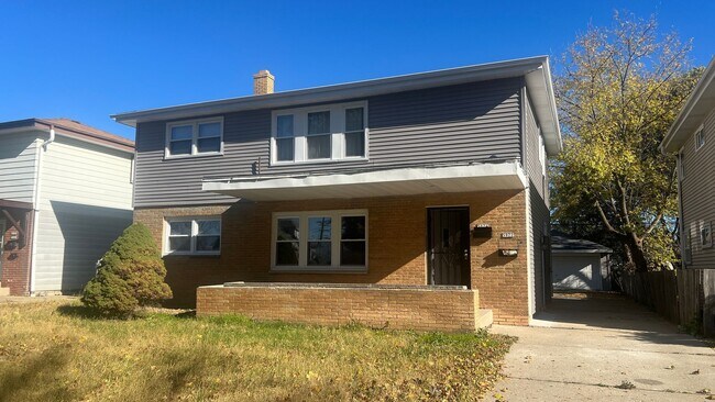 Photo - 84th St- 5922-24 Unit 5922 Lower