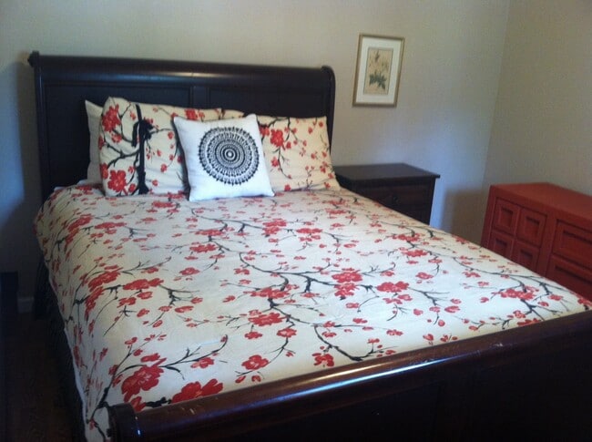 Large bedroom - 468 HIGHLAND ST House