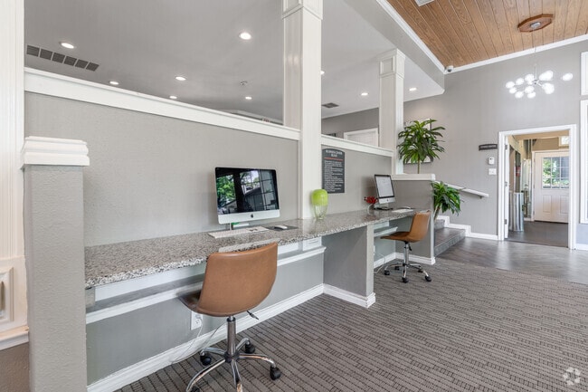 Business Center w/ Mac Computers