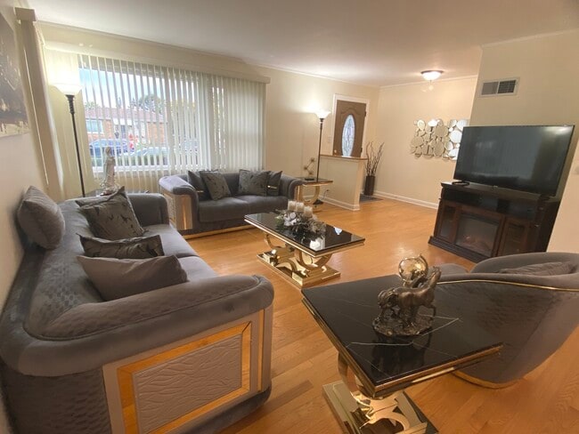 Photo - 7737 Park Ave