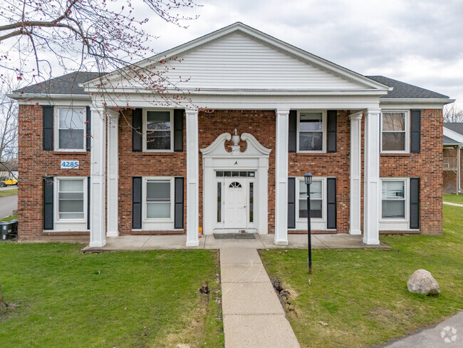 Building Photo - Fountainview East Apartments