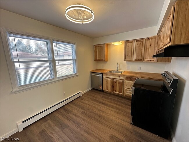 Photo - 840 Moyer Ave