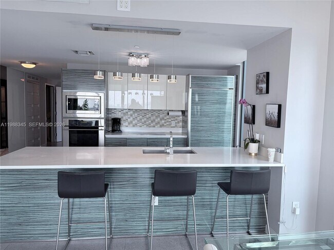 Photo - 460 NE 28th St Unidad 2001