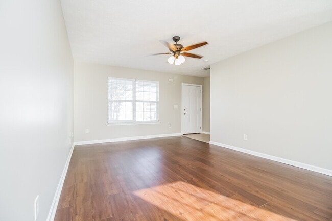 Photo - 129 Berele Shepsele Ln