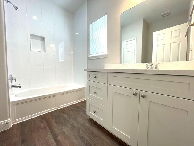 Photo - 1313 Ellington St