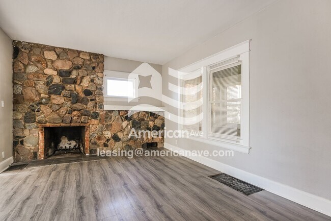 Photo - 1202 E Fox St