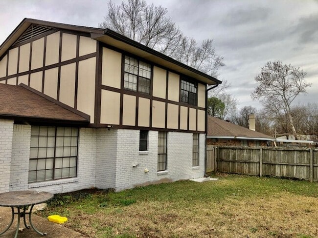 Photo - UPDATED IN TOWN SOUTH-LARGE 4/3 BRICK HOME-VERY NICE