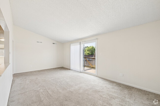 2BR, 1BA - 1,086SF - Living Room