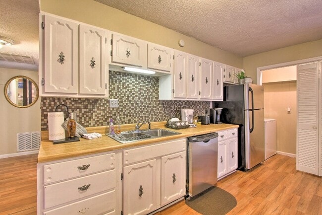 Building Photo - 510 Trojan Way Rental