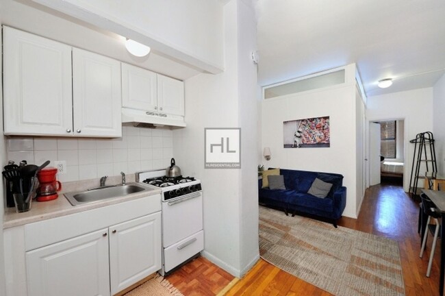 Furnished 2 Bedroom on 9th Avenue - Furnished 2 Bedroom on 9th Avenue Apartment Unit 5D