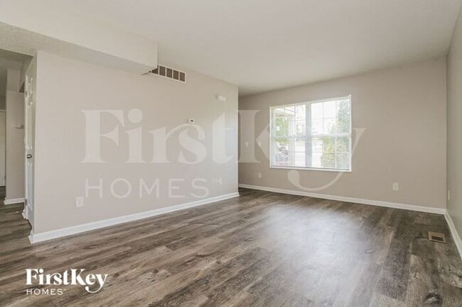 Photo - 257 Tando Way