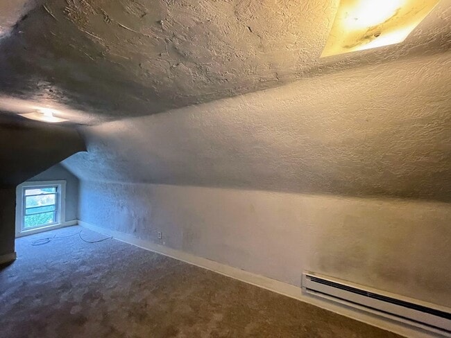 Photo - 3 bed 1.5 bath - new flooring, new appliances