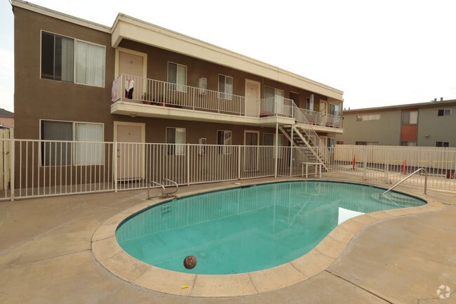 Photo - 542 D St Apartments