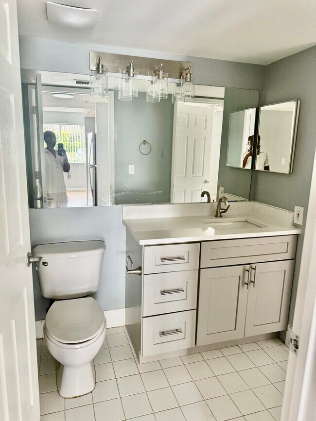 1670 N 42ND Cir Unit 105