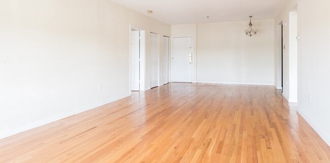 Photo - 2456 Massachusetts Ave Unidad #401 Rental