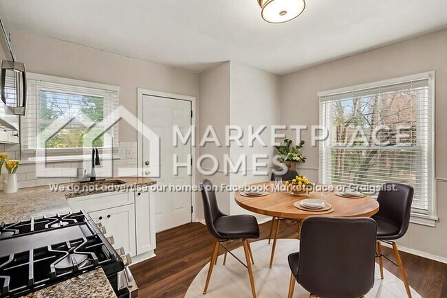 Photo - 2851 Akron St