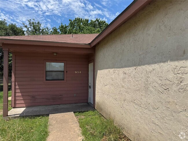 Building Photo - 913 Crockett St Rental