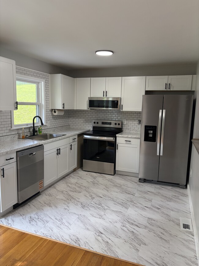 Photo - 1245 Elm St