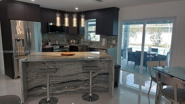 Photo - 320 SE 15th Pl