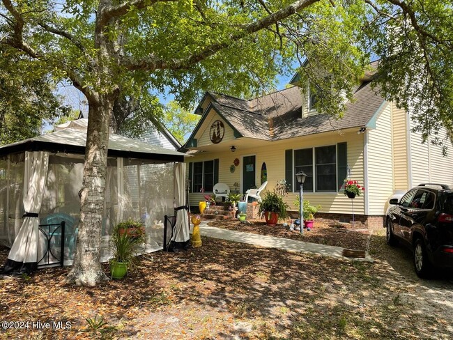 Photo - 1802 W Oak Island Dr House