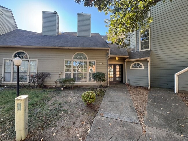 Photo - 702 Bel Aire Crest