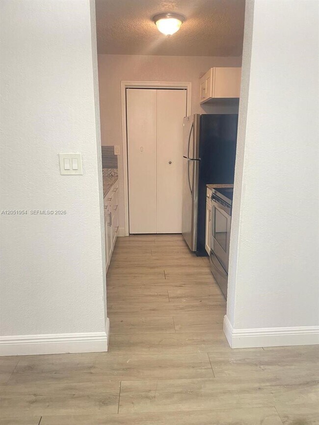 Photo - 927 Riverside Dr Unit 320