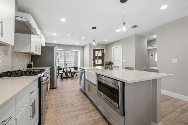 1505 Westbury Trail