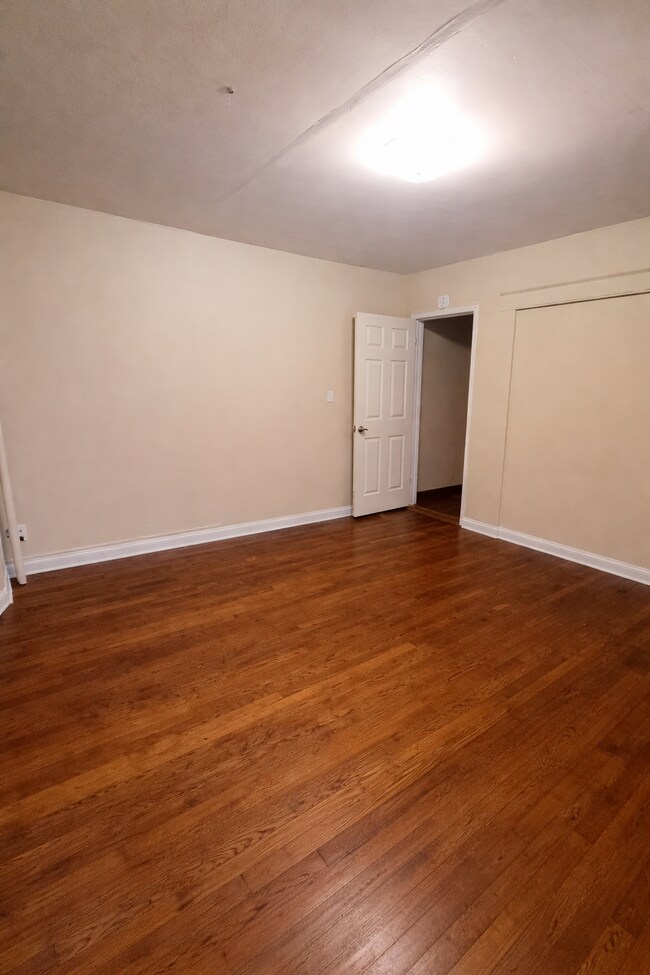 Photo - 270 Livingston Ave Unidad #1