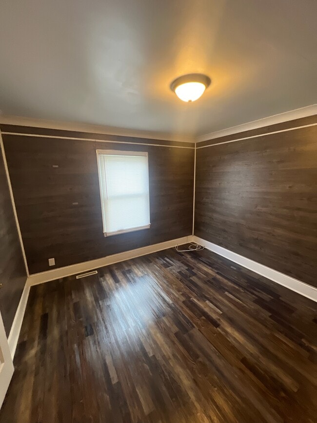 DORMITORIO 2 - 905 N Layton Ave