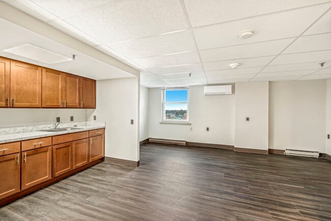 Newly renovated studio
