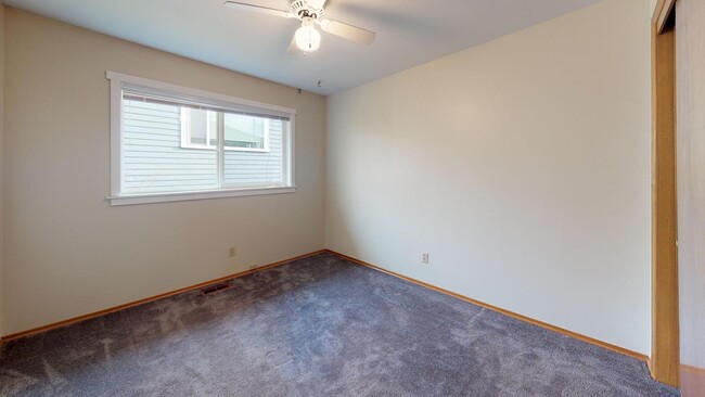 Photo - 510 N 87th St