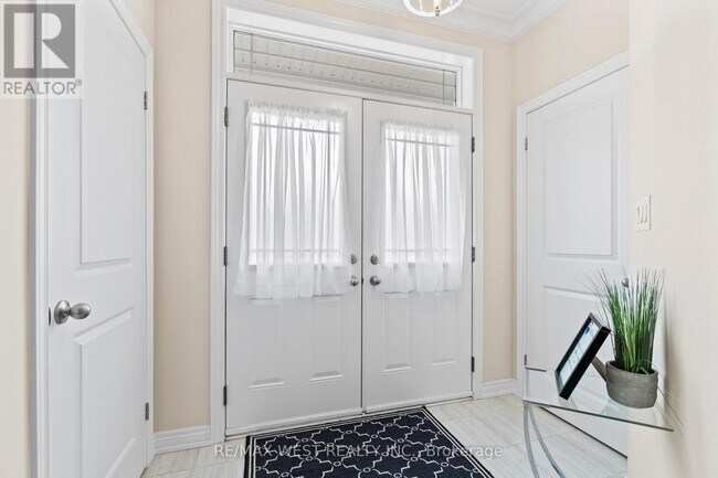 Photo - 67 Robertson Rd