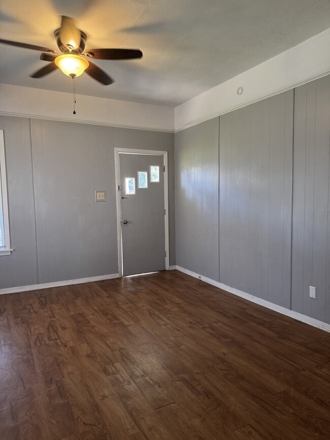 Photo - 1608 Elgin Ave