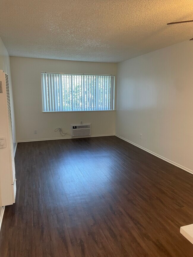 Unit 112 Living Room - La Villa Mesa