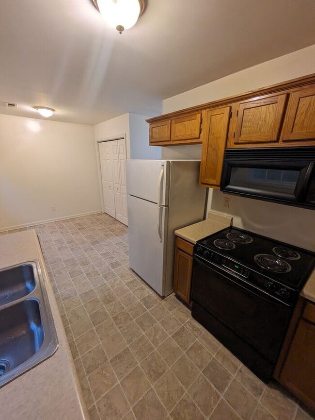 Photo - 2BD/1.5BA Townhome At Strawberry Patch Com...