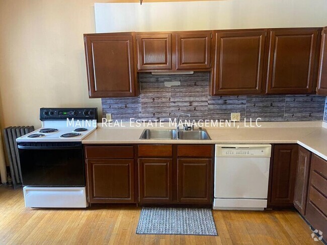 Building Photo - 99 Broadway Unit Apt 1