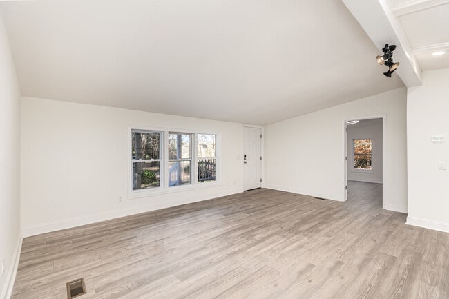 Photo - 130 Old Lowesville Rd