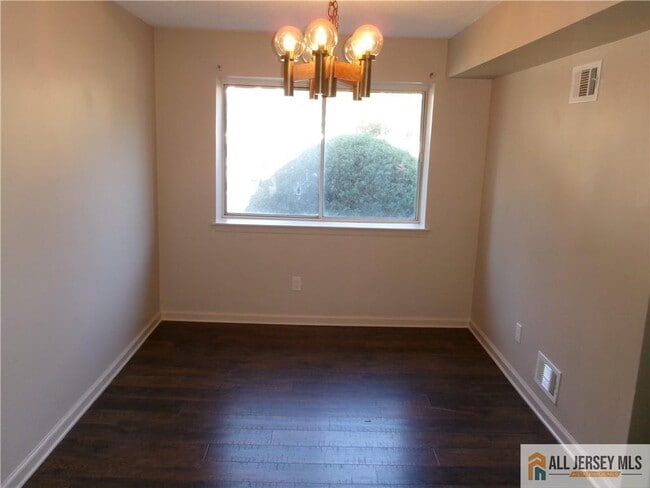Photo - 23 Deerberry Ln