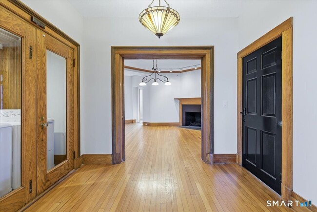 Photo - 2750 Whitney Ave