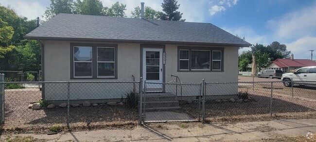 Building Photo - 2 bedroom 1 bath Rental