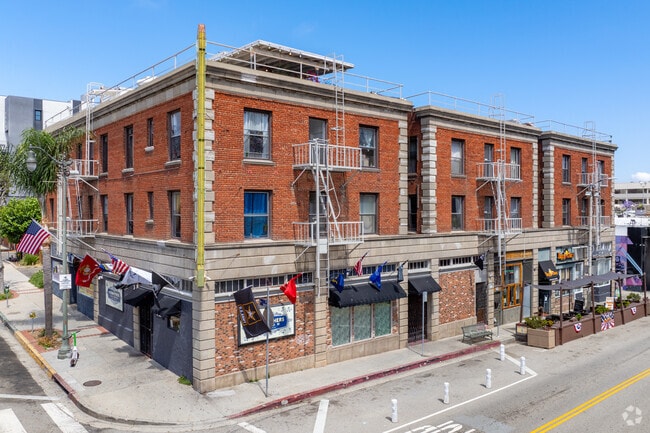 Building Photo - The Cabrillo (shared restroom) Rental