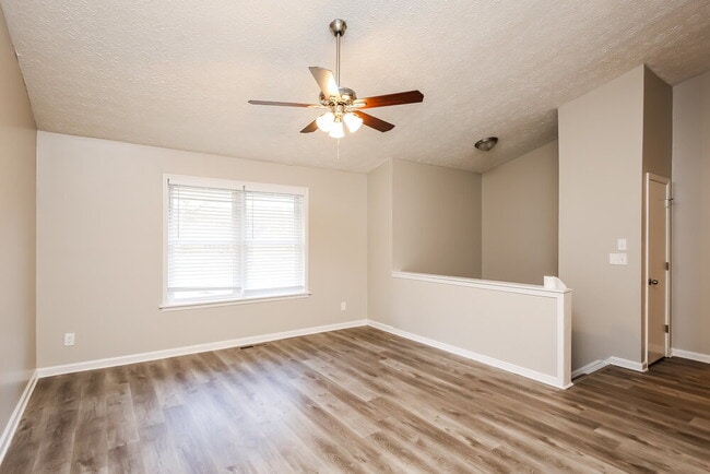 Photo - 5375 Olde Mill Dr NE