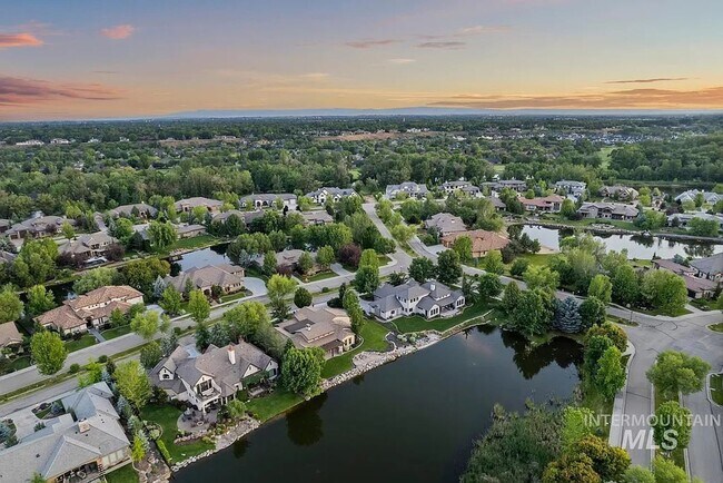 Photo - Stunning 4 Bedroom Home in The Shores | Luxury Meets Every Day Comfort