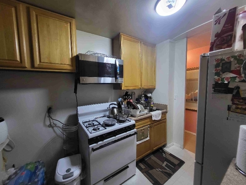 Photo - 3411 Irwin Ave Unit Shared Apartment