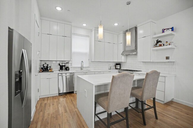Photo - 1510 N Washington Ave Unit 203