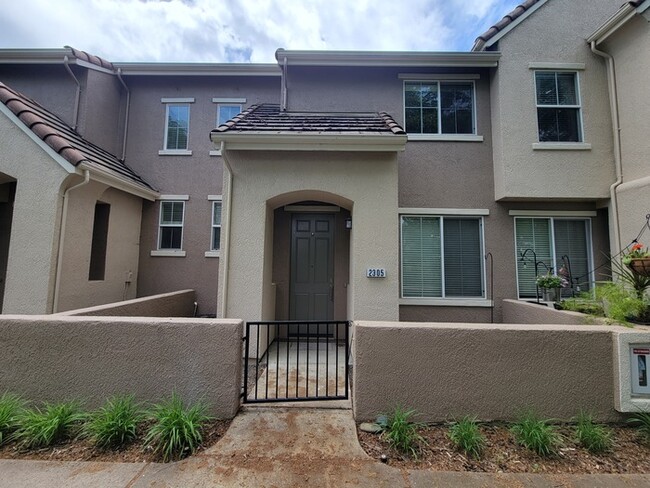 Beautiful Dual Master Condo in Folsom - Beautiful Dual Master Condo in Folsom