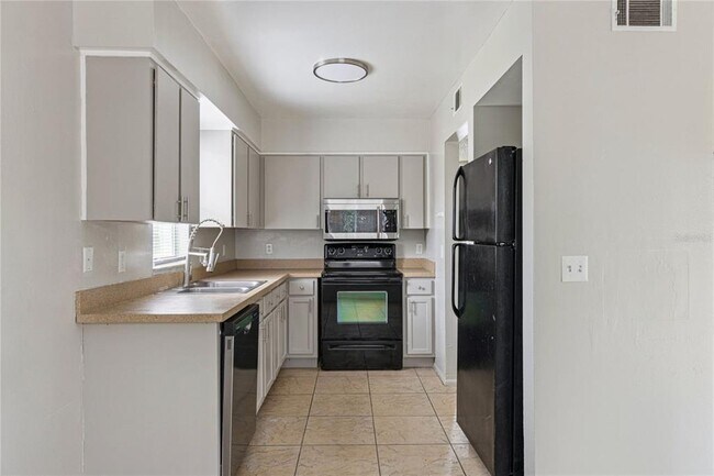 Photo - 46 N Fairfax Ave Unit 44