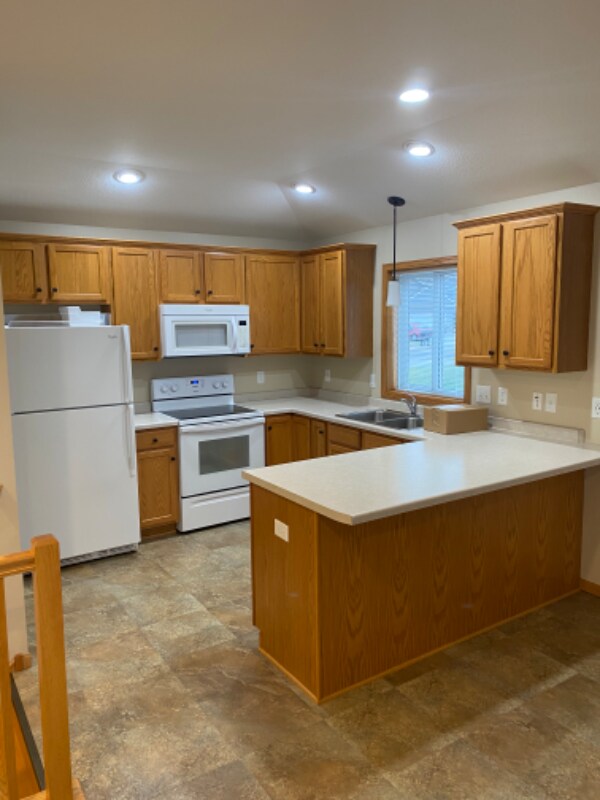 Photo - 4626 35 St NW