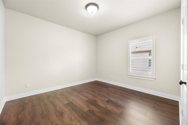 Building Photo - 2822 Juniper Pines Ln